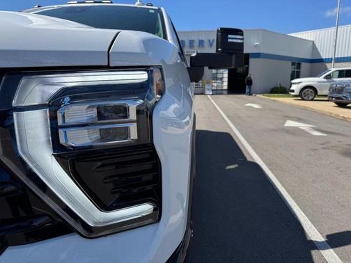 Summit White 2025 Chevrolet Silverado 2500 LTZ