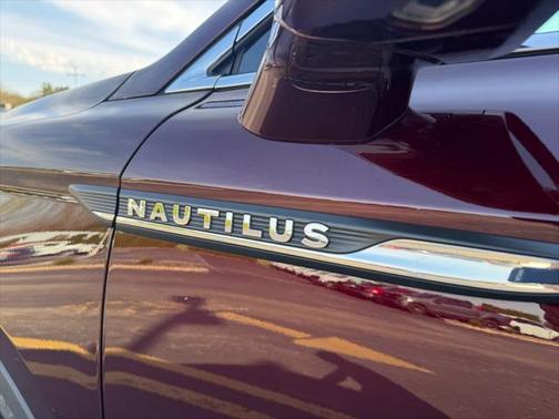 2021 Lincoln Nautilus Reserve