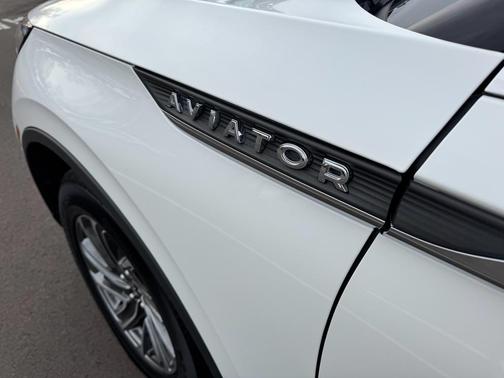2023 Lincoln Aviator Standard AWD
