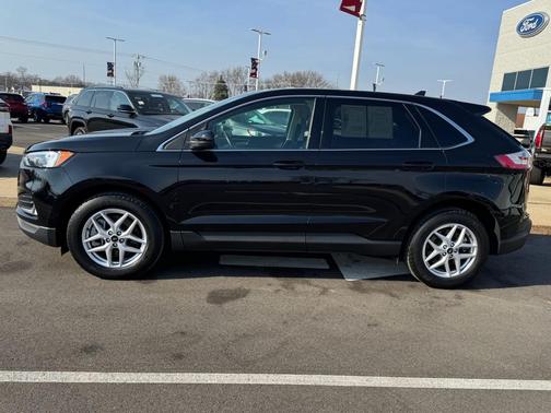 Agate Black Metallic 2023 Ford Edge SEL