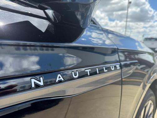 2025 Lincoln Nautilus Reserve