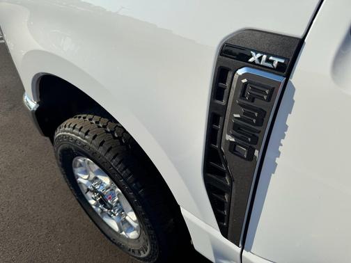 2026 Ford F-350 XLT
