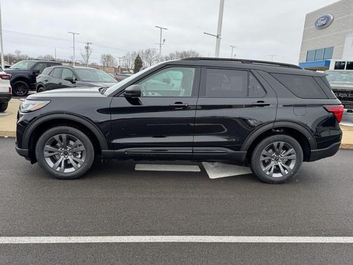 2026 Ford Explorer Active w/200A Pkg