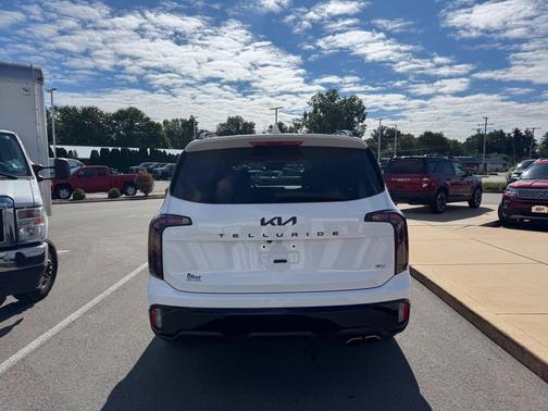Glacial White Pearl 2025 Kia Telluride SX X-Line