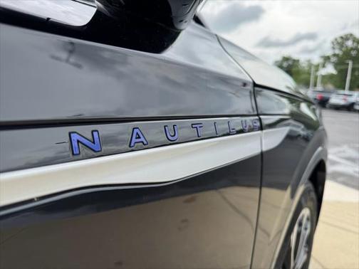 2025 Lincoln Nautilus Reserve