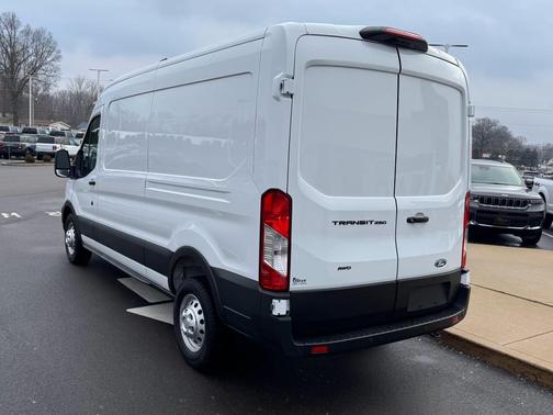 Oxford White 2026 Ford Transit-250 Base