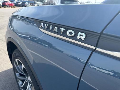 Whisper Blue Metallic Clearcoat 2026 Lincoln Aviator Premiere