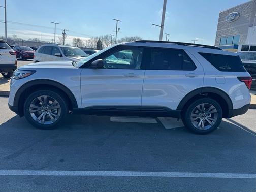 2026 Ford Explorer Active w/200A Pkg