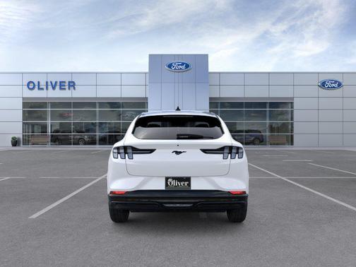 Star White Metallic Tri-Coat 2026 Ford Mustang Mach-E Premium