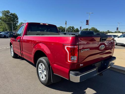 Ruby Red Metallic Tinted Clearcoat 2016 Ford F-150 XLT