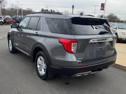Carbonized Gray Metallic 2022 Ford Explorer XLT