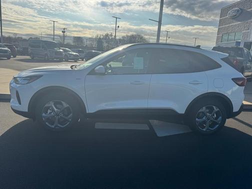 2026 Ford Escape ST-Line Select