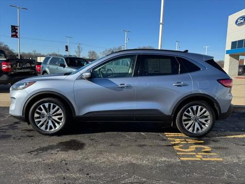 2022 Ford Escape Titanium