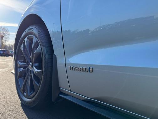 2021 Toyota Sienna XSE 7 Passenger