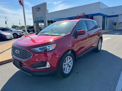 Rapid Red Metallic Tinted Clearcoat 2023 Ford Edge SEL