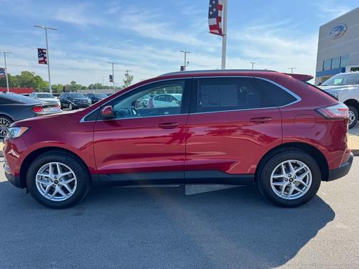 Rapid Red Metallic Tinted Clearcoat 2023 Ford Edge SEL