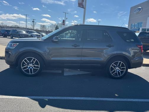 Agate Black Metallic 2023 Ford Explorer XLT