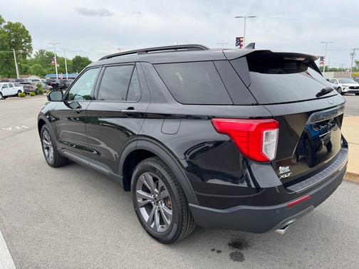 Agate Black Metallic 2023 Ford Explorer XLT