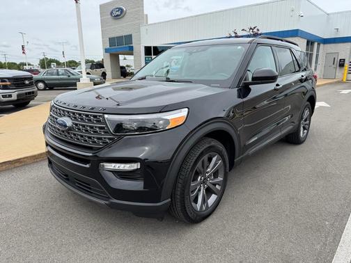 Agate Black Metallic 2023 Ford Explorer XLT