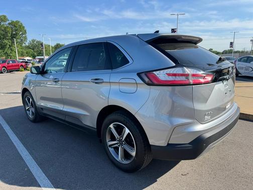 Iconic Silver Metallic 2023 Ford Edge SEL