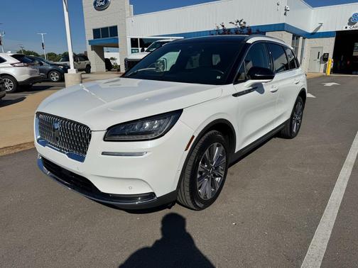Pristine White Metallic Tri-Coat 2022 Lincoln Corsair Reserve