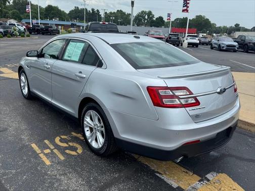 2018 Ford Taurus SEL