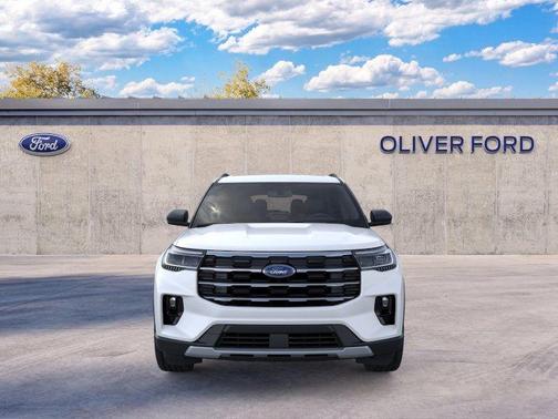 Star White Metallic Tri-Coat 2026 Ford Explorer Active