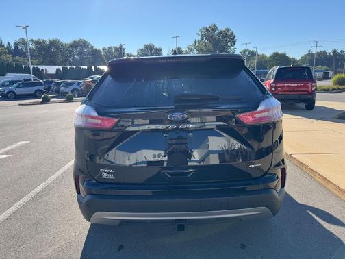 Agate Black Metallic 2024 Ford Edge SEL