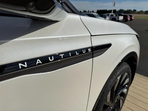 2026 Lincoln Nautilus Reserve