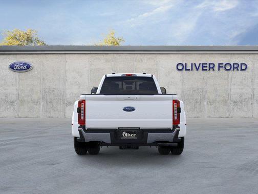 Star White Metallic Tri-Coat 2026 Ford F-350 Lariat