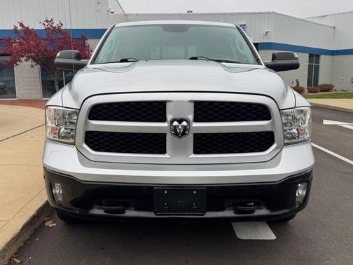 2018 RAM 1500 SLT