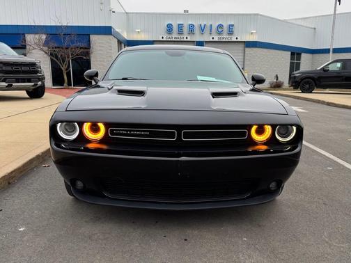 2015 Dodge Challenger SXT Plus