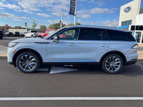 2025 Lincoln Aviator Premiere