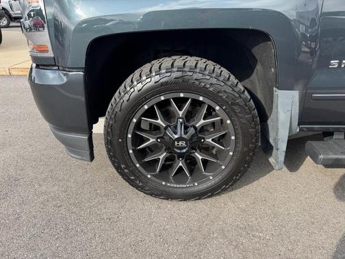 Graphite Metallic 2017 Chevrolet Silverado 1500 1LT