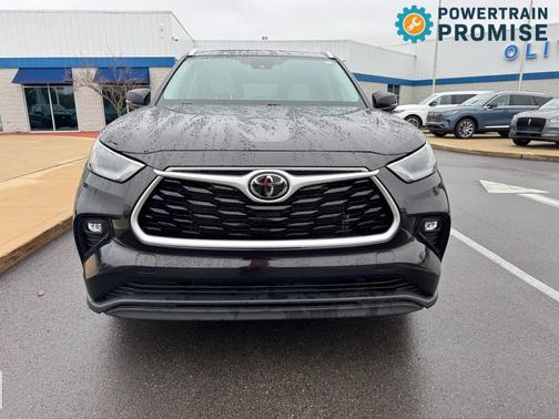 Opulent Amber 2022 Toyota Highlander XLE