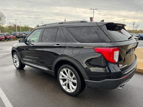 Agate Black Metallic 2022 Ford Explorer Platinum