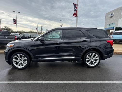 Agate Black Metallic 2022 Ford Explorer Platinum