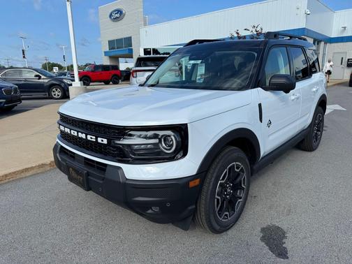 Oxford White 2026 Ford Bronco Sport Outer Banks