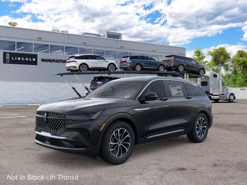Infinite Black Metallic Clearcoat 2026 Lincoln Nautilus Premiere