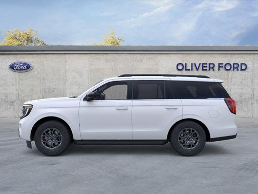 Star White Metallic Tri-Coat 2026 Ford Expedition Active