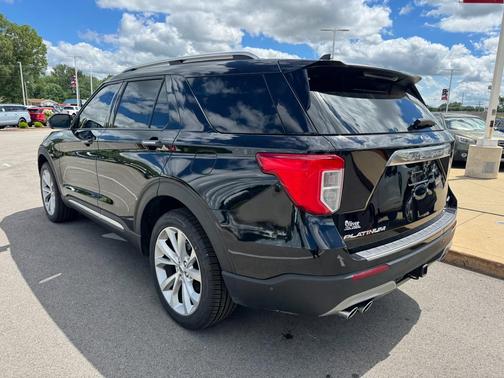 Agate Black Metallic 2022 Ford Explorer Platinum