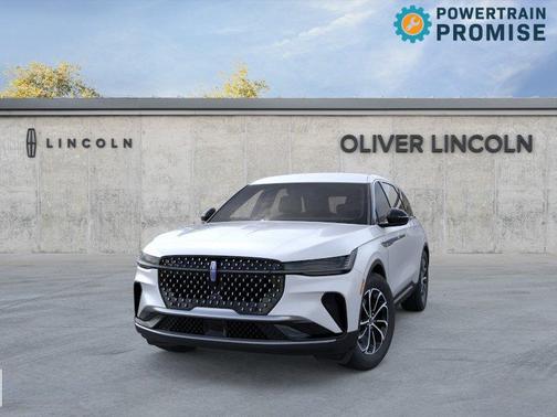 White Platinum Metallic Tri-Coat 2026 Lincoln Nautilus Premiere