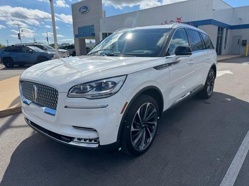Pristine White Metallic Tri-Coat 2022 Lincoln Aviator Reserve AWD