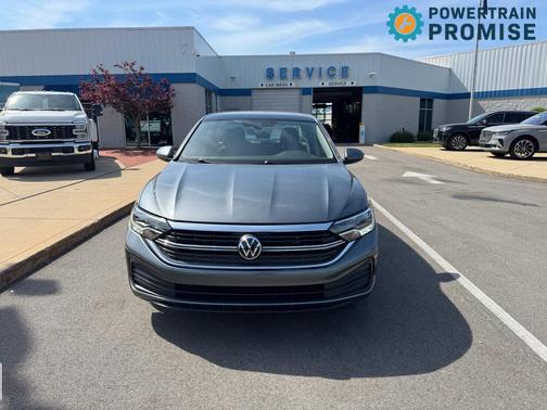 Platinum Gray Metallic 2024 Volkswagen Jetta 1.5T SE