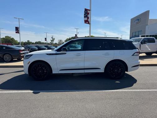 Pristine White Metallic Tri-Coat 2025 Lincoln Aviator Reserve AWD