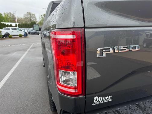 Ruby Red Metallic Tinted Clearcoat 2016 Ford F-150 XLT
