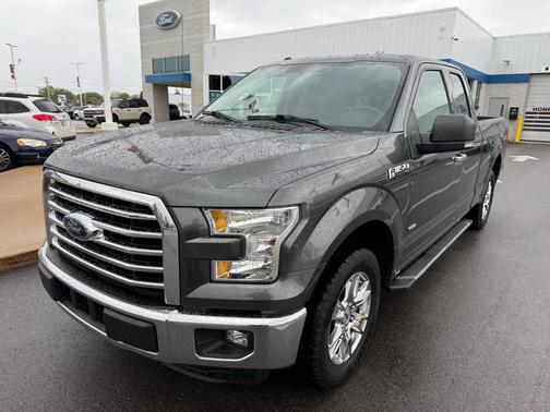 Ruby Red Metallic Tinted Clearcoat 2016 Ford F-150 XLT