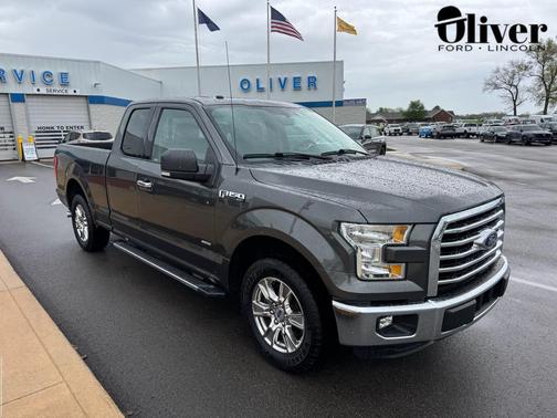 Ruby Red Metallic Tinted Clearcoat 2016 Ford F-150 XLT