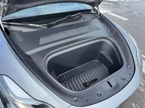 2025 Tesla Model Y Long Range Dual Motor All-Wheel Drive