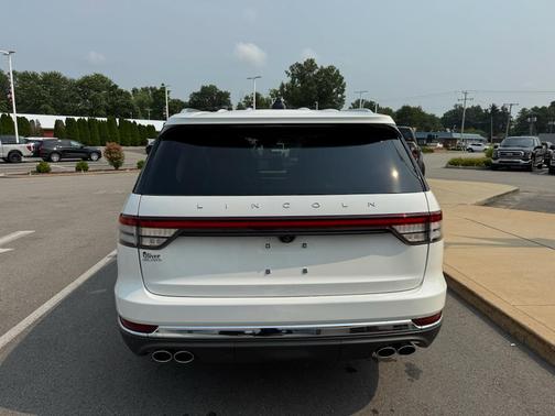 Pristine White Metallic Tri-Coat 2026 Lincoln Aviator Reserve AWD